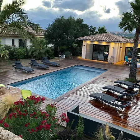 Superbe 14 Pers, Vue Et Piscine Chauffée *