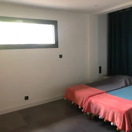 Superbe 14 Pers, Vue Et Piscine Chauffée